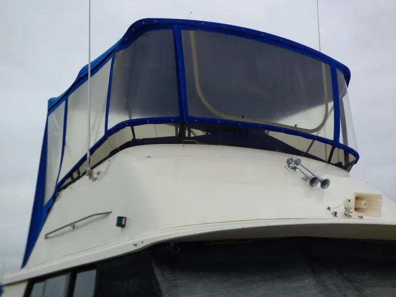 1983 Silverton 40 ft. Aft Cabin Motor Yacht