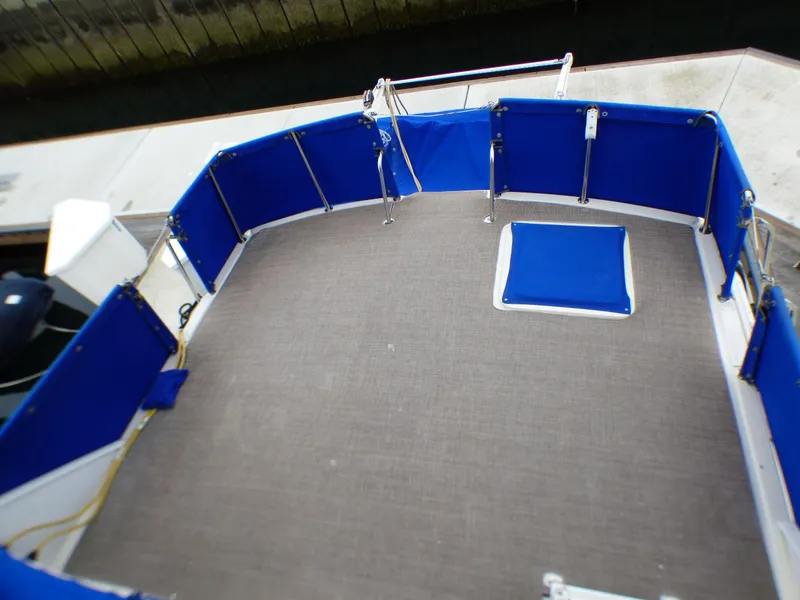 1983 Silverton 40 ft. Aft Cabin Motor Yacht