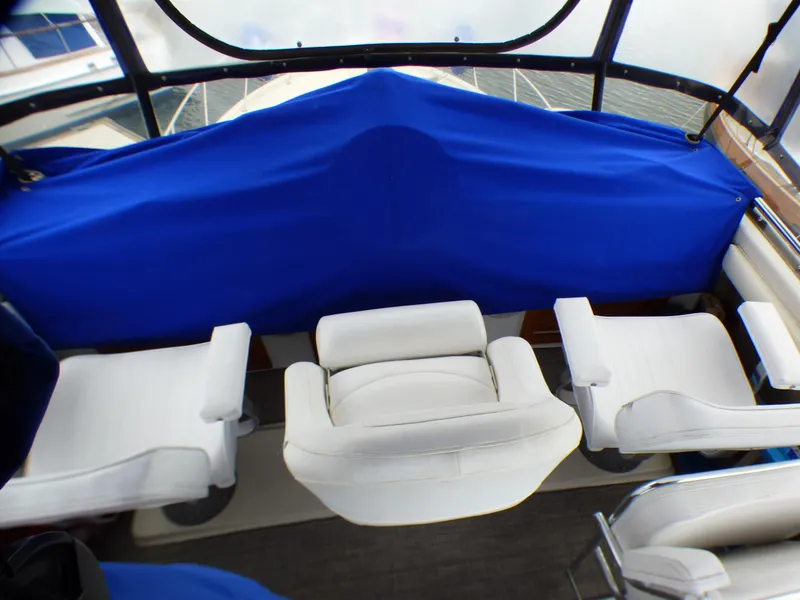 1983 Silverton 40 ft. Aft Cabin Motor Yacht