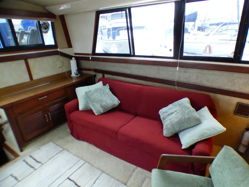 1983 Silverton 40 ft. Aft Cabin Motor Yacht