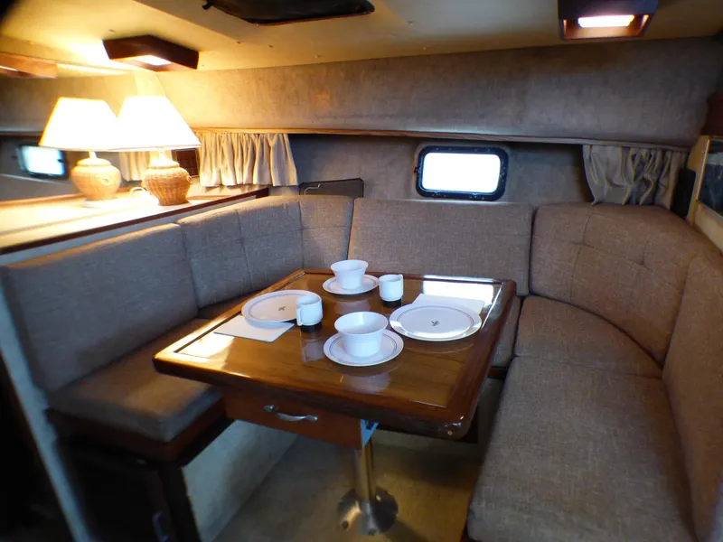 1983 Silverton 40 ft. Aft Cabin Motor Yacht