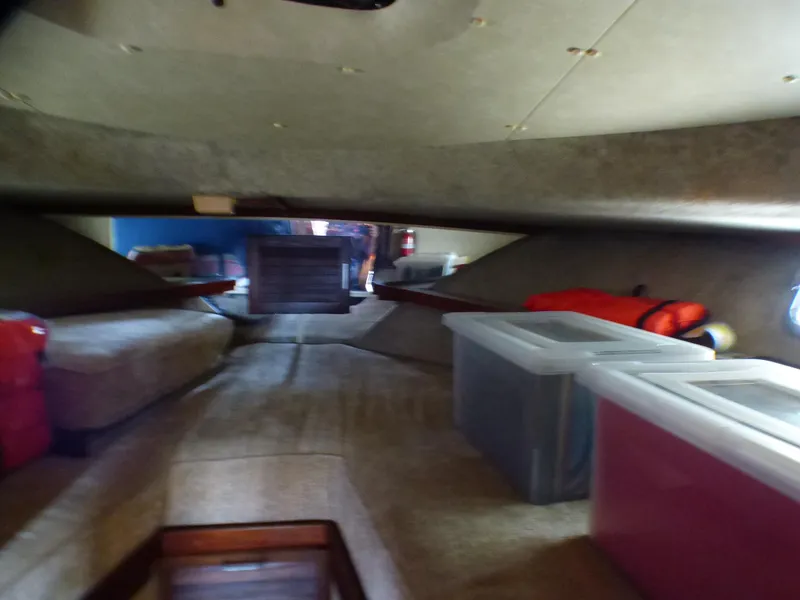 1983 Silverton 40 ft. Aft Cabin Motor Yacht