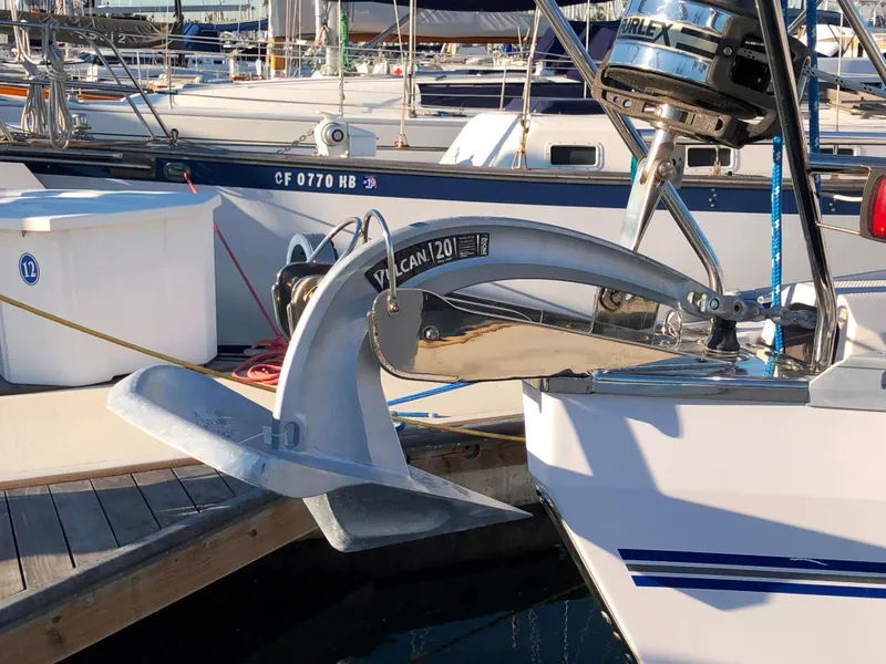2012 Catalina 385