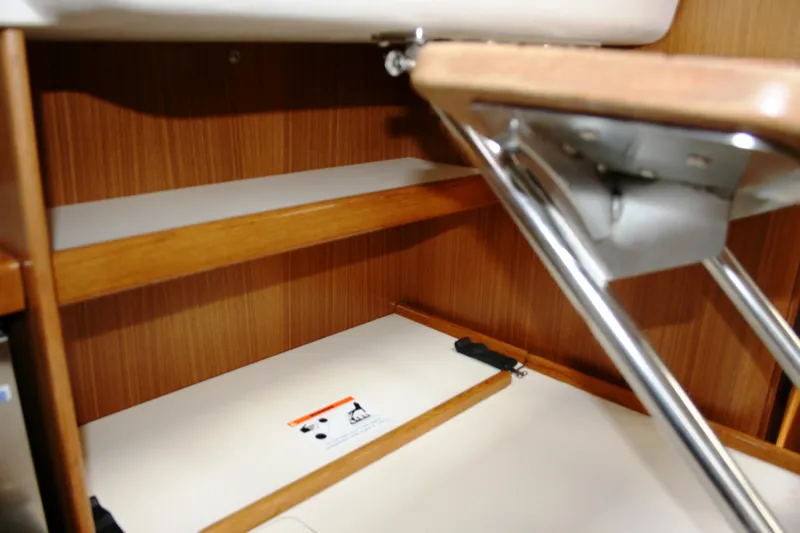 2012 Catalina 385