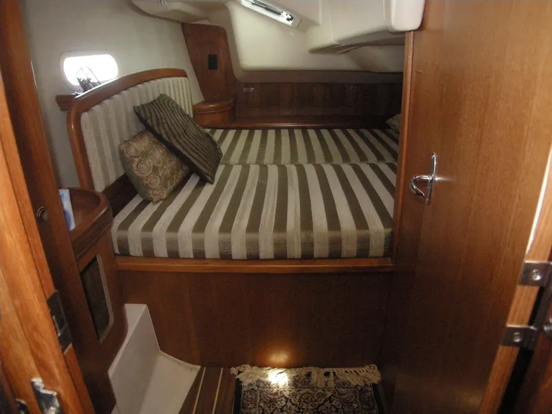 Aft cabin