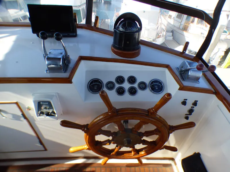 1977 Grand Banks Classic