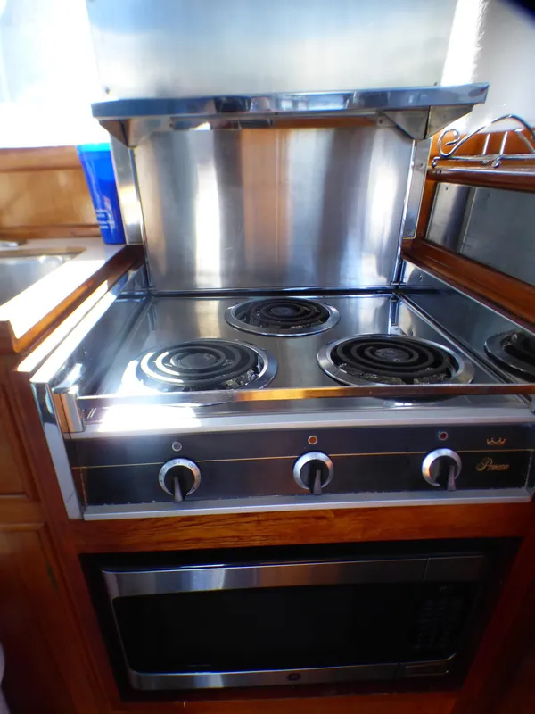 1977 Grand Banks Classic