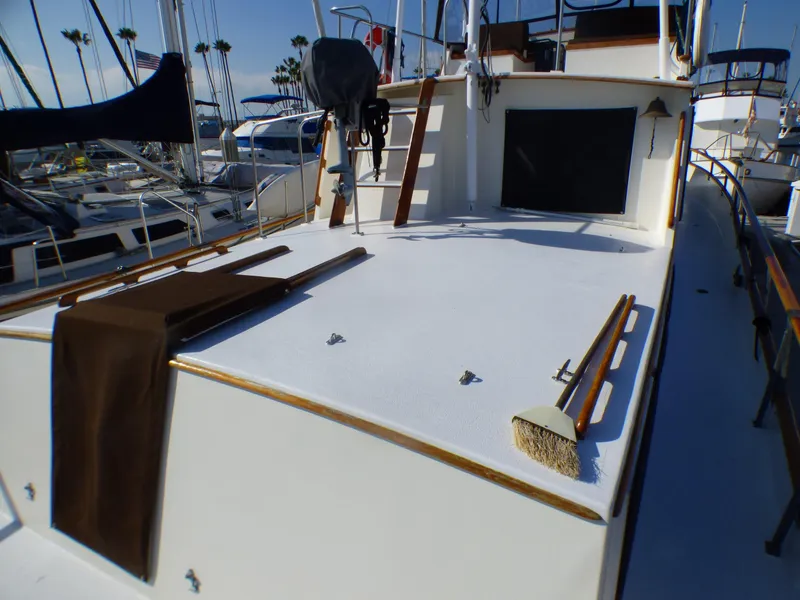 Aft Cabin Top