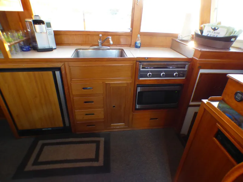 1977 Grand Banks Classic