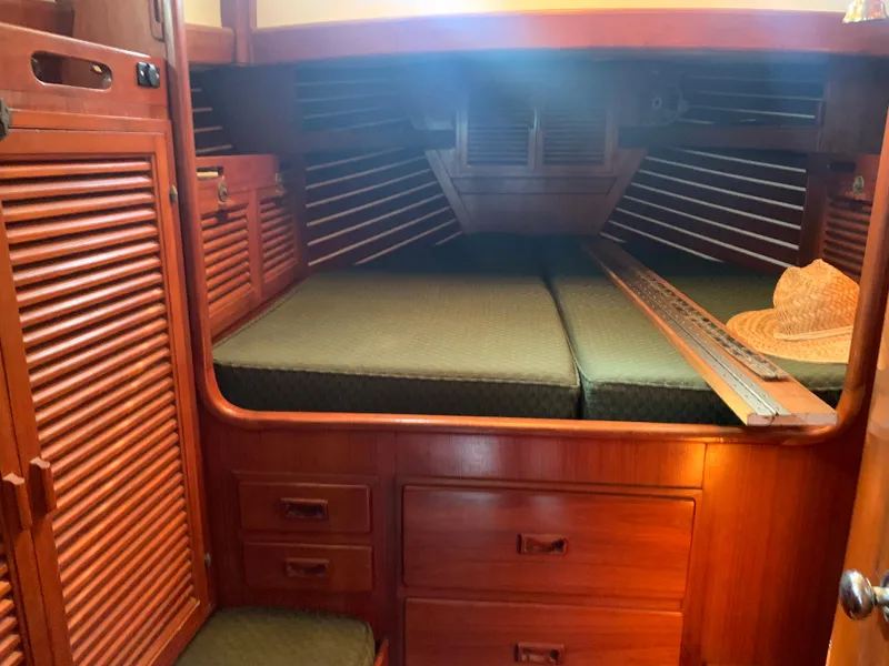 1980 Tayana Pilot House
