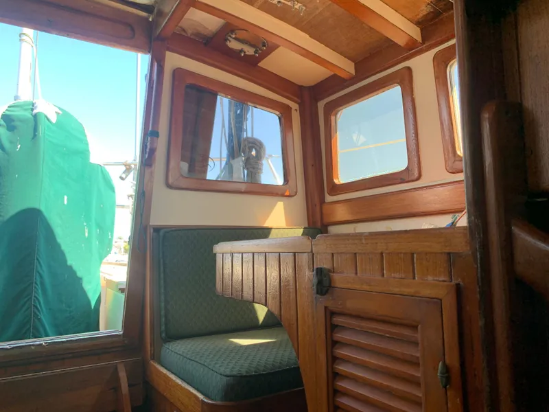 1980 Tayana Pilot House