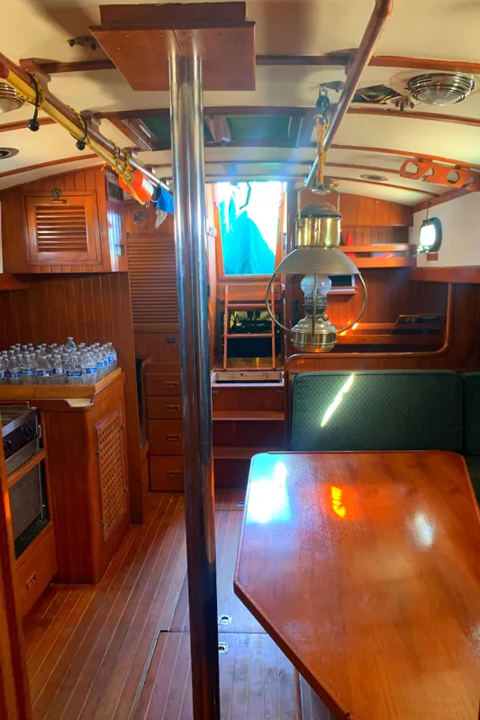 1980 Tayana Pilot House