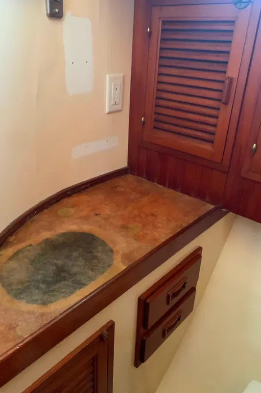 1980 Tayana Pilot House