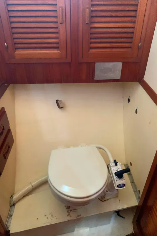 1980 Tayana Pilot House