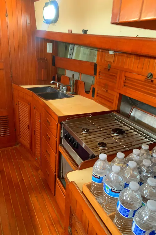 1980 Tayana Pilot House
