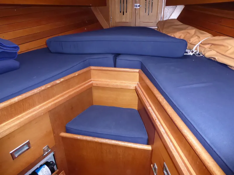 1973 Hinckley Pilot 35