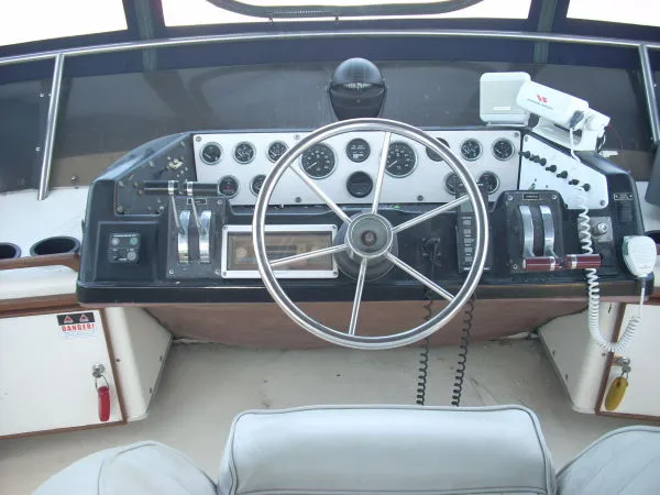 1982 Sea Ray 355T
