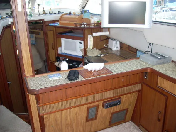 Flat Screen TV w DVD Player