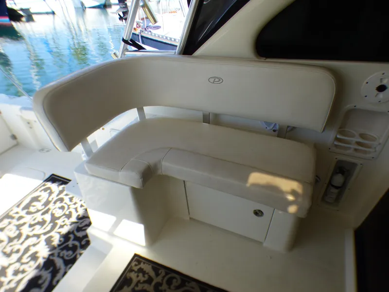2005 Pursuit 3370 Offshore