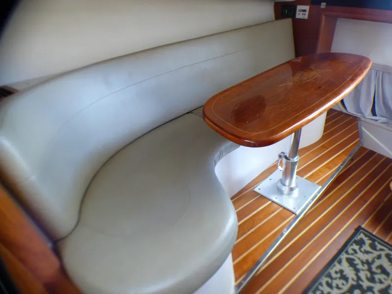 2005 Pursuit 3370 Offshore