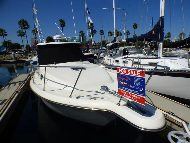 2005 Pursuit 3370 Offshore