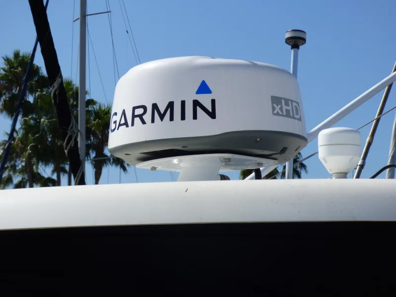 2005 Pursuit 3370 Offshore
