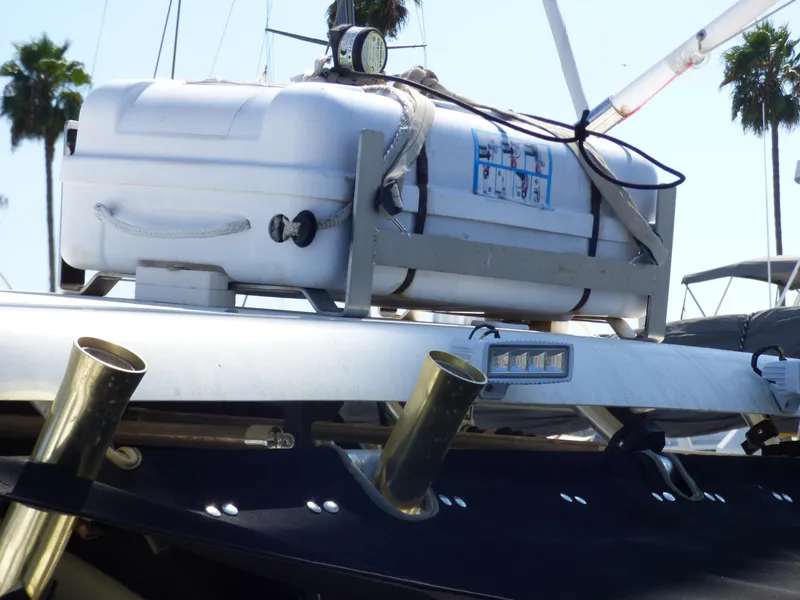 2005 Pursuit 3370 Offshore