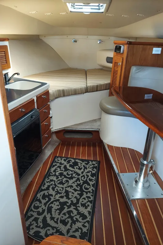 2005 Pursuit 3370 Offshore