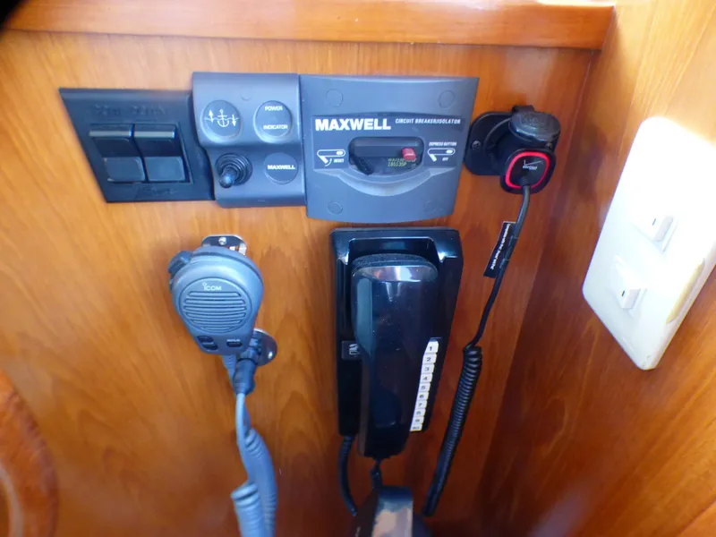 2007 DeFever Cockpit Motor Yacht