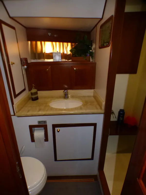 2007 DeFever Cockpit Motor Yacht
