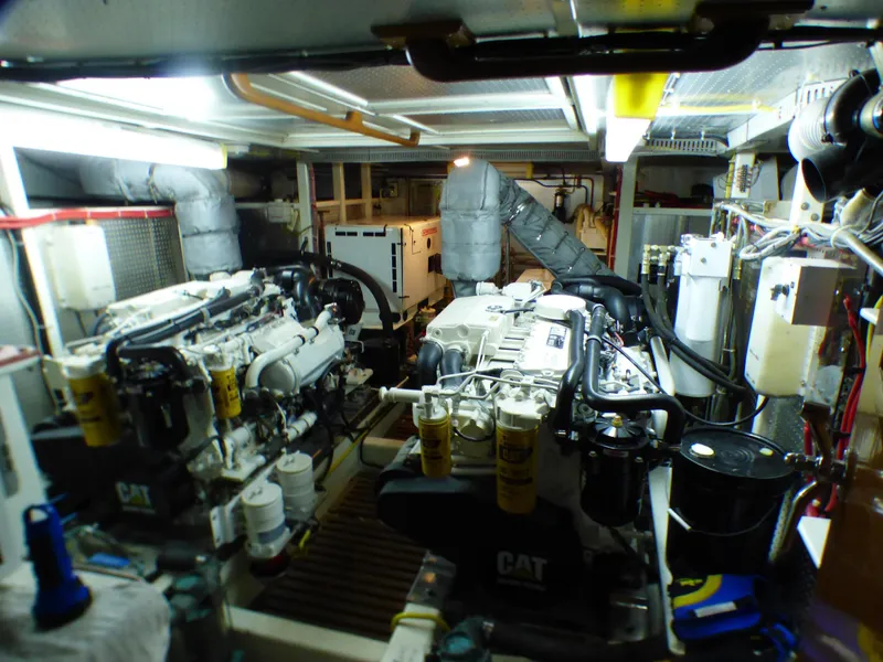 2007 DeFever Cockpit Motor Yacht
