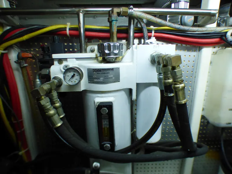 2007 DeFever Cockpit Motor Yacht