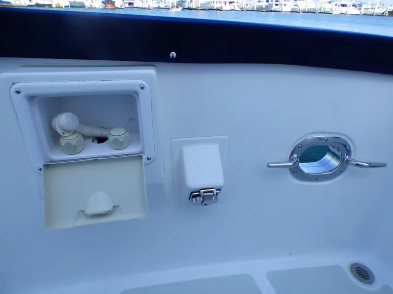 2007 DeFever Cockpit Motor Yacht