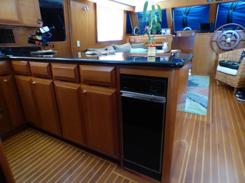 2007 DeFever Cockpit Motor Yacht