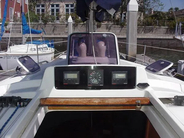 1996 Hunter Marine 336 Sloop