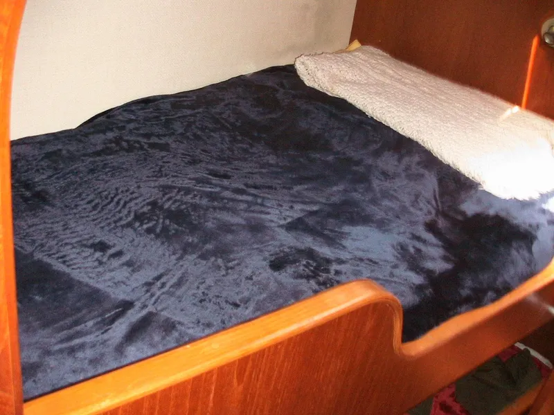 Forward Starboard Stateroom