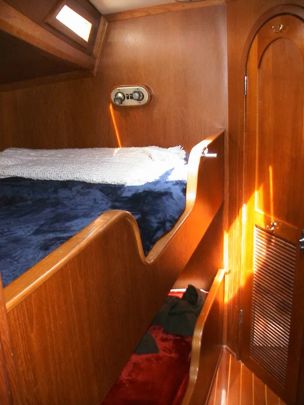 Forward Starboard Stateroom