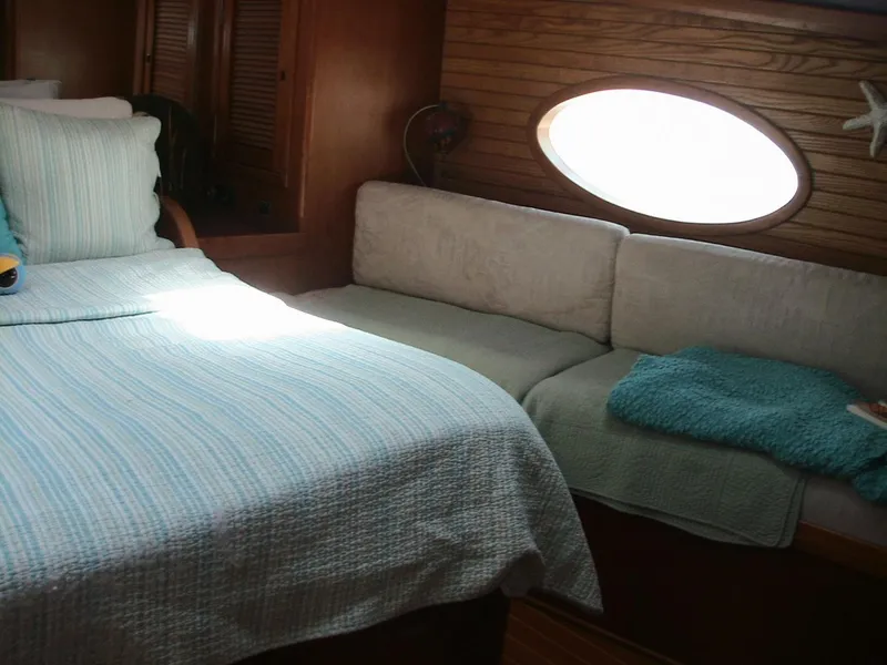 Aft Stateroom Settee