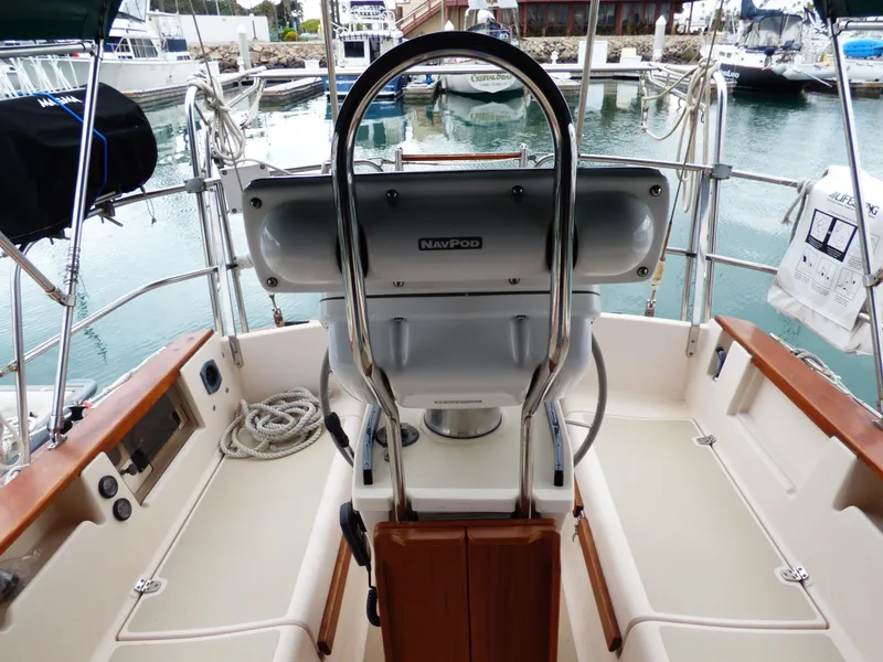 1995 Island Packet 37