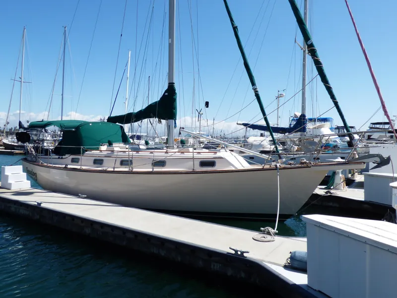 1995 Island Packet 37