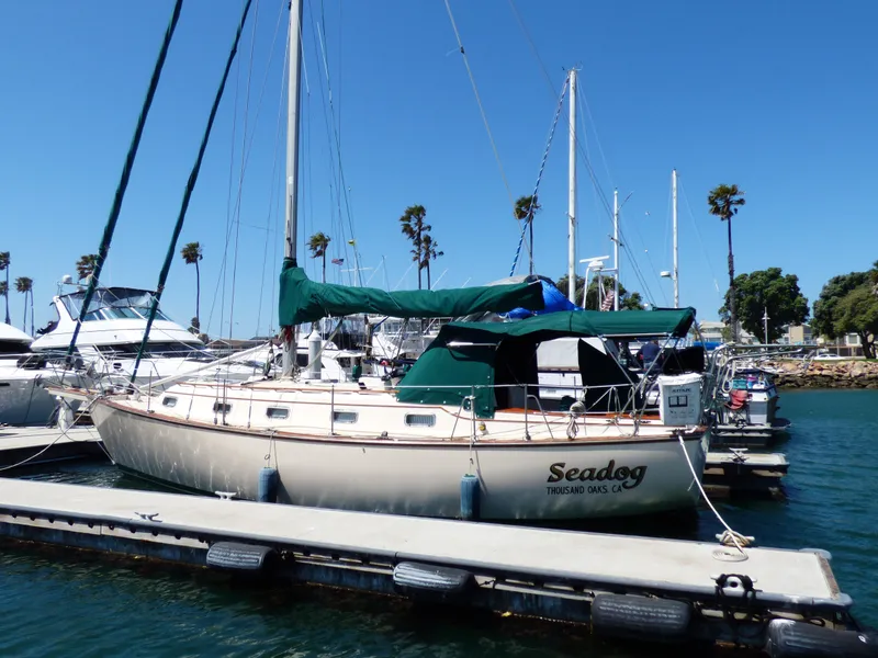 1995 Island Packet 37