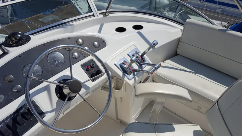 Flybridge helm 2