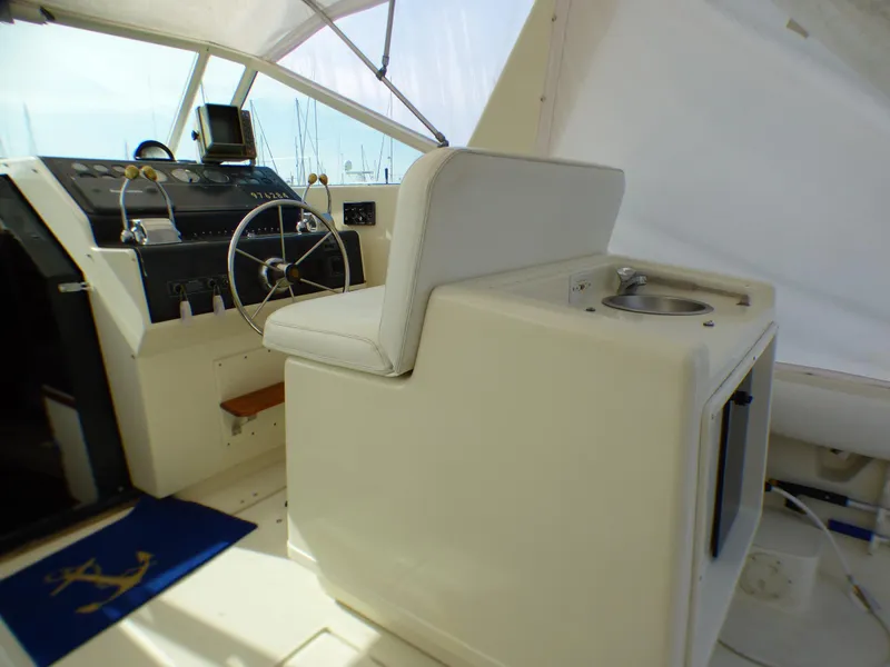1989 Tiara Yachts Open