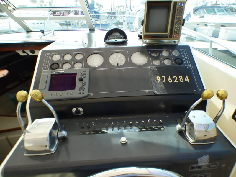 1989 Tiara Yachts Open