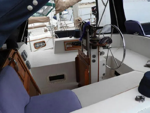 Cockpit Table