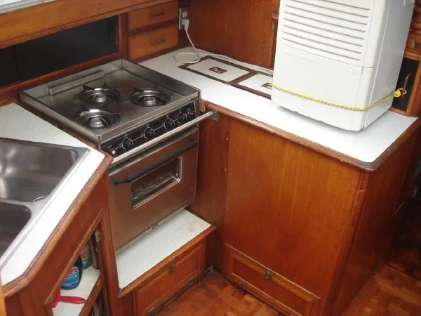 1973 Islander 44