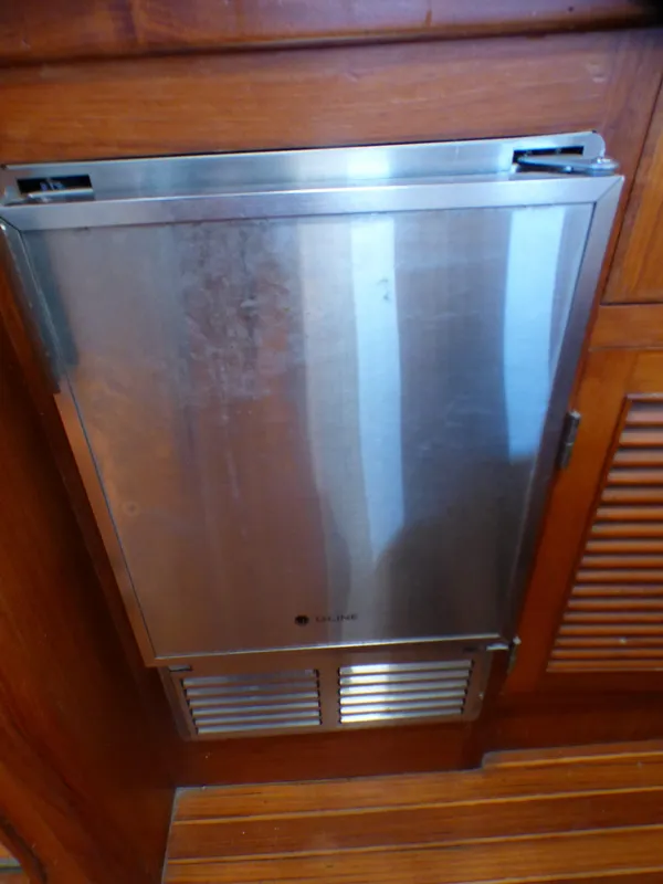 Stainless Steel Ice Maker in Aft Cabin
