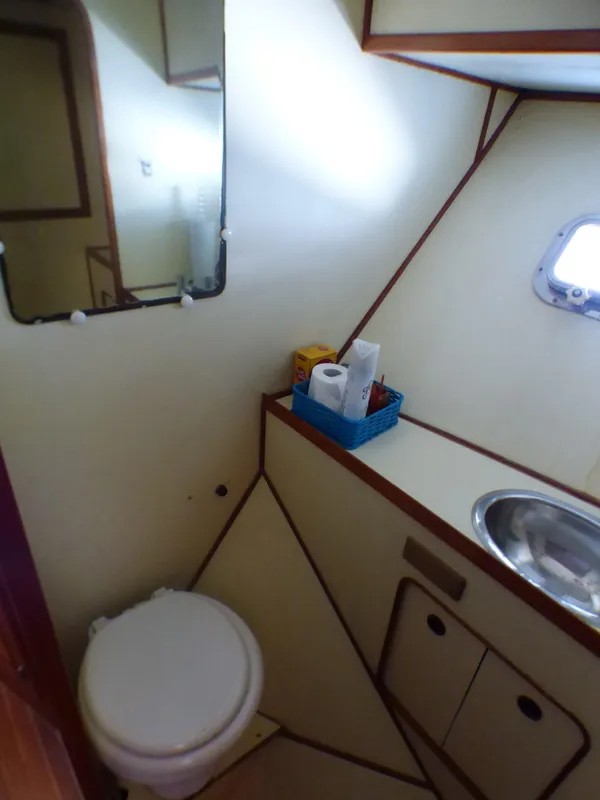 Electric Head in Forward Cabin