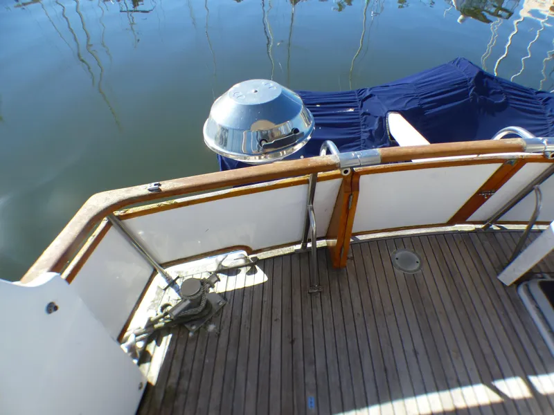 Stainless Steel BBQ Grill Mounted on Stern Rail