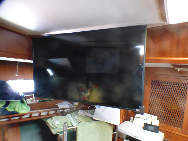 1984 Spindrift 39 ft. Aft Cabin Twin Diesel